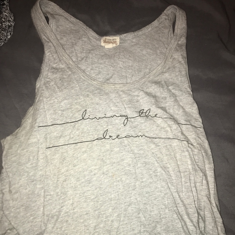 L Graphic Tank. Gray
